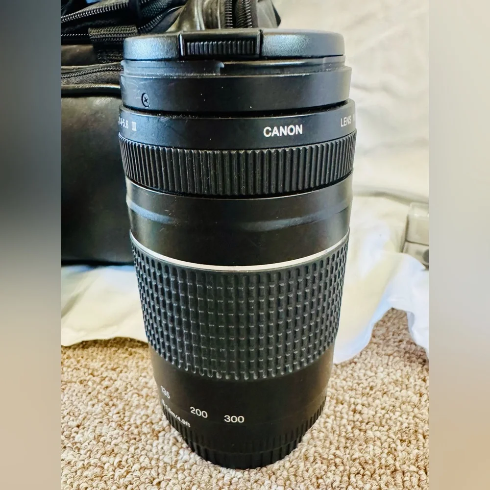 Canon Black EOS Rebel XS 1000D Camera Bundle with Accessories. Works Perfectly!